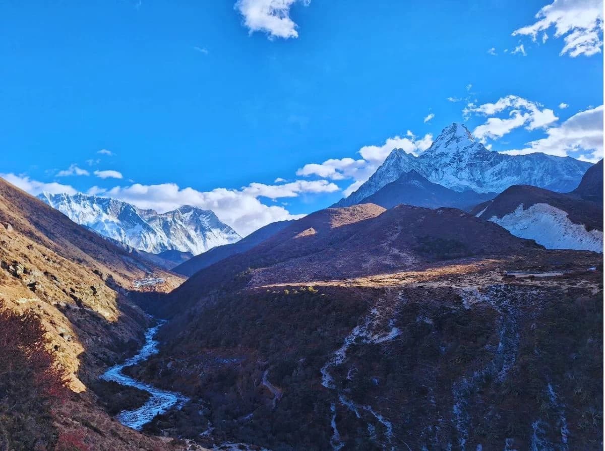 ama-dablam-peak