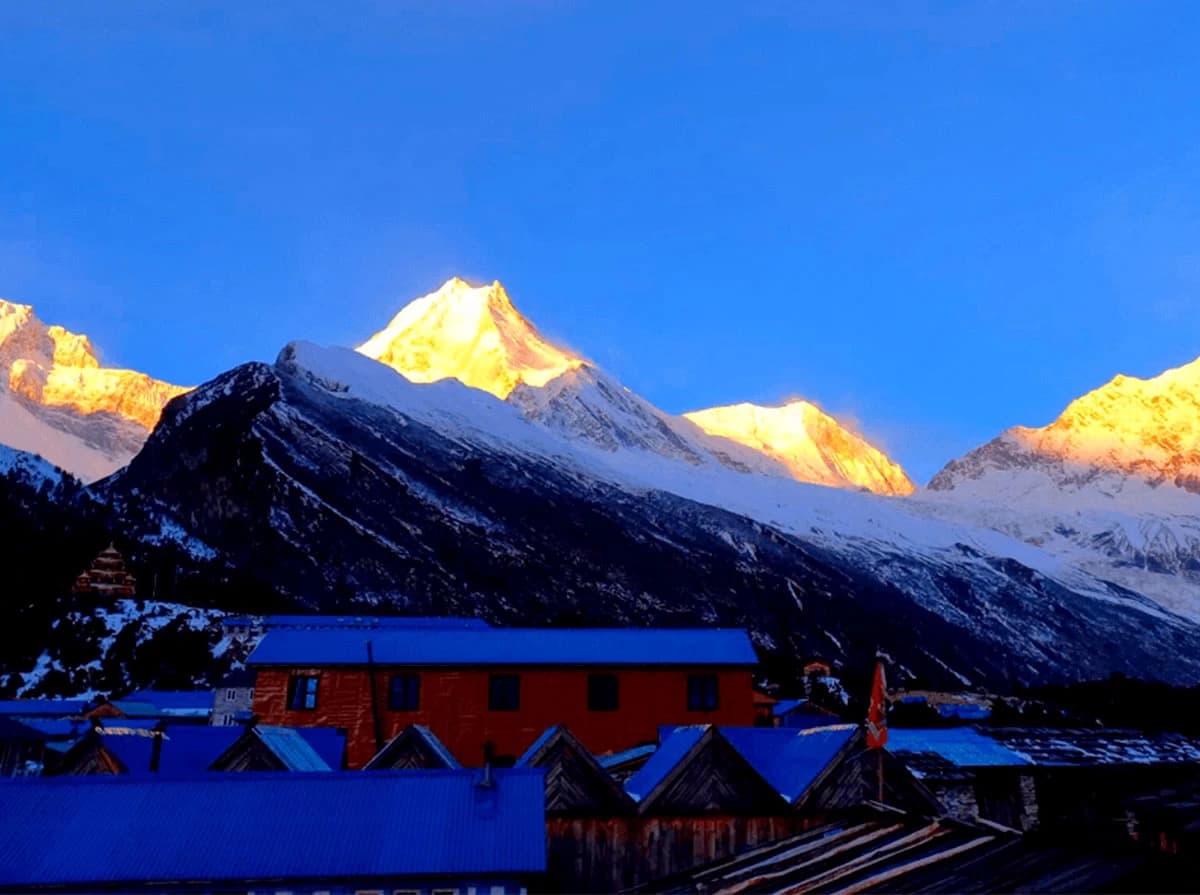 Manaslu Base Camp Trek – 17 Days