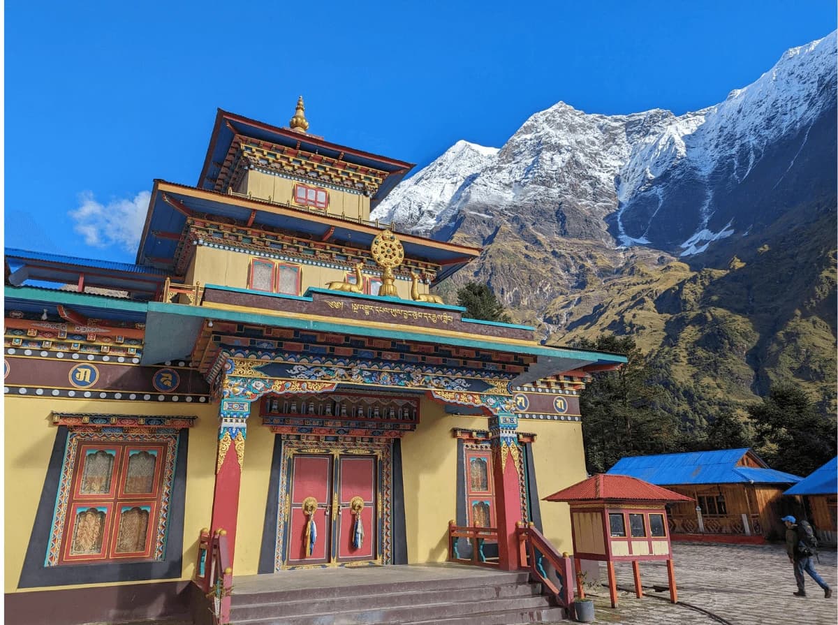 Short Manaslu Base Camp Hike