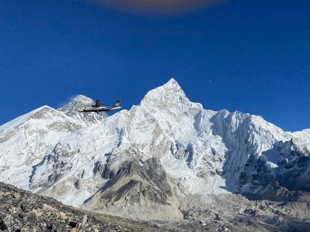 Everest Mountain Flight