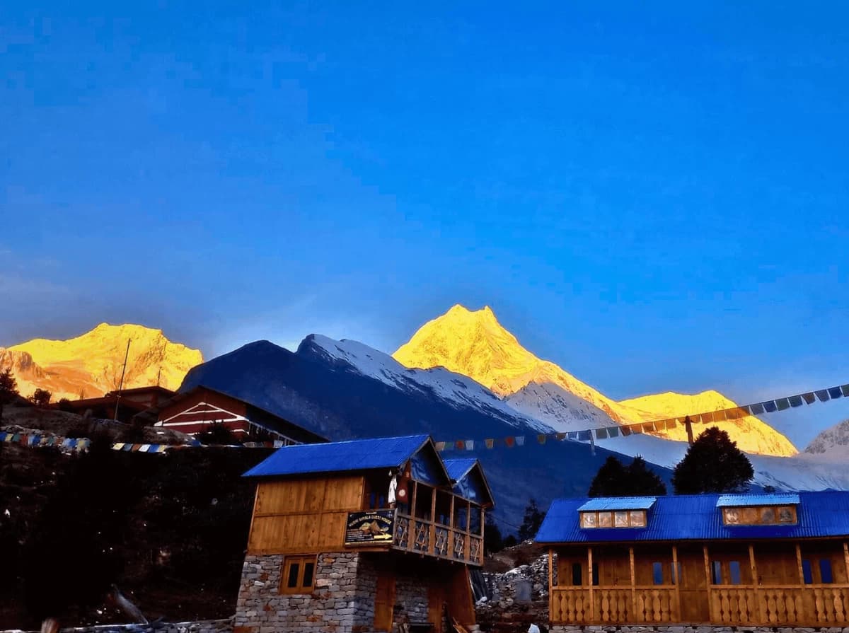 Manaslu Circuit Trekking Overland