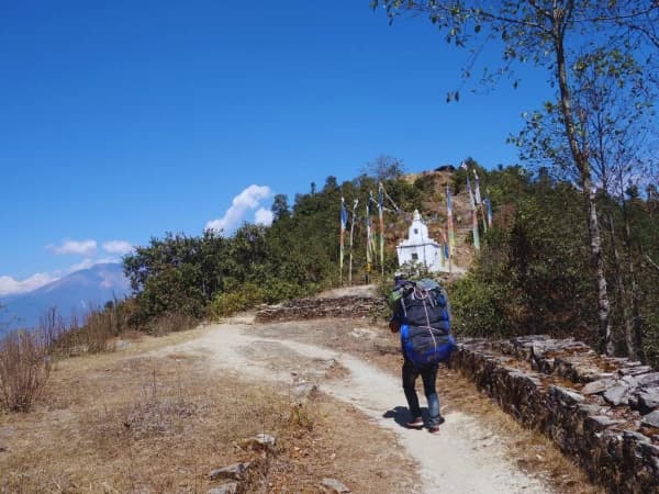 Porter Walking Helambu Trek