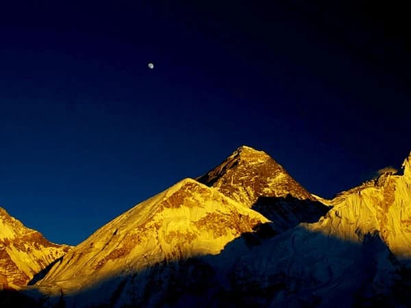 Can I trek to Everest base camp on my own?