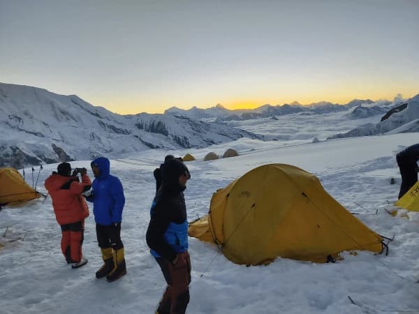 Himlung Himal Expedition Cost