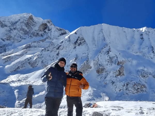 Hiring a guide from Lukla