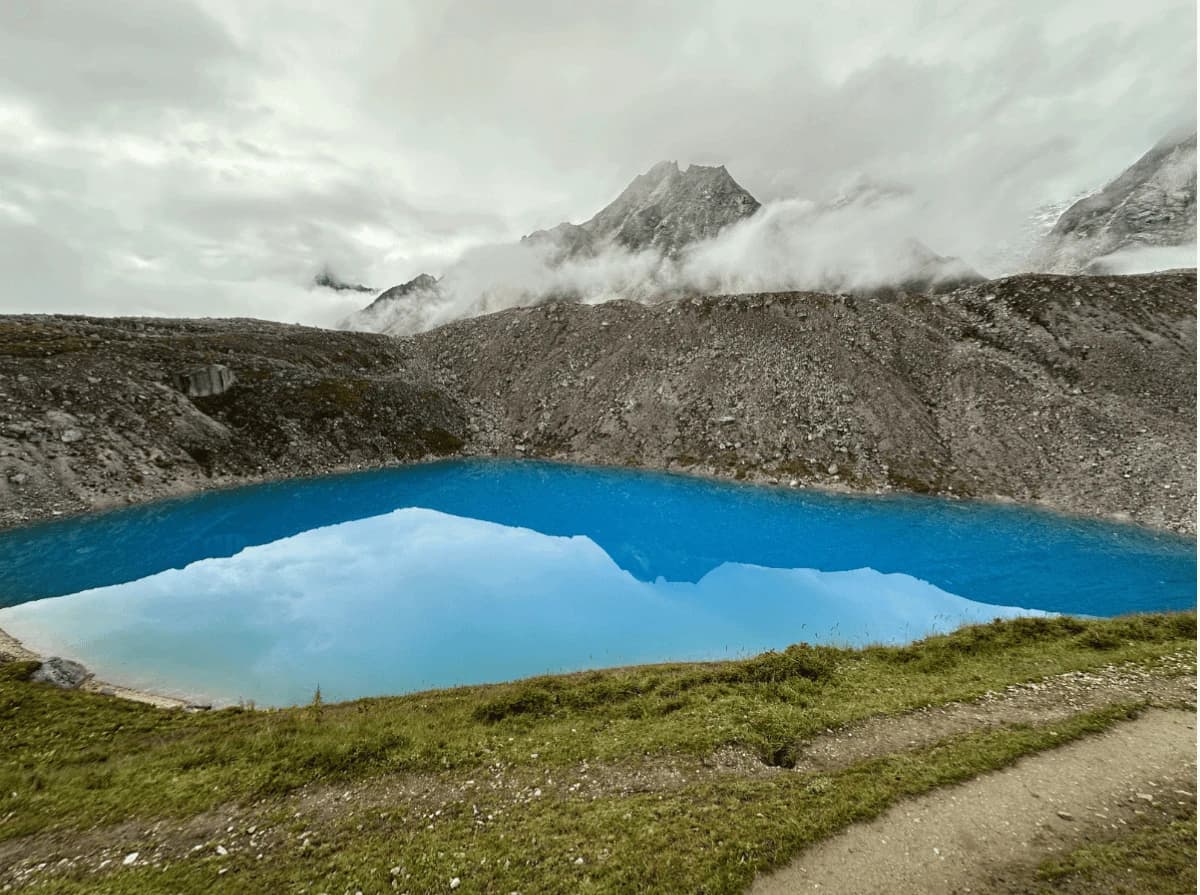 icey Lake during Larkela Pass