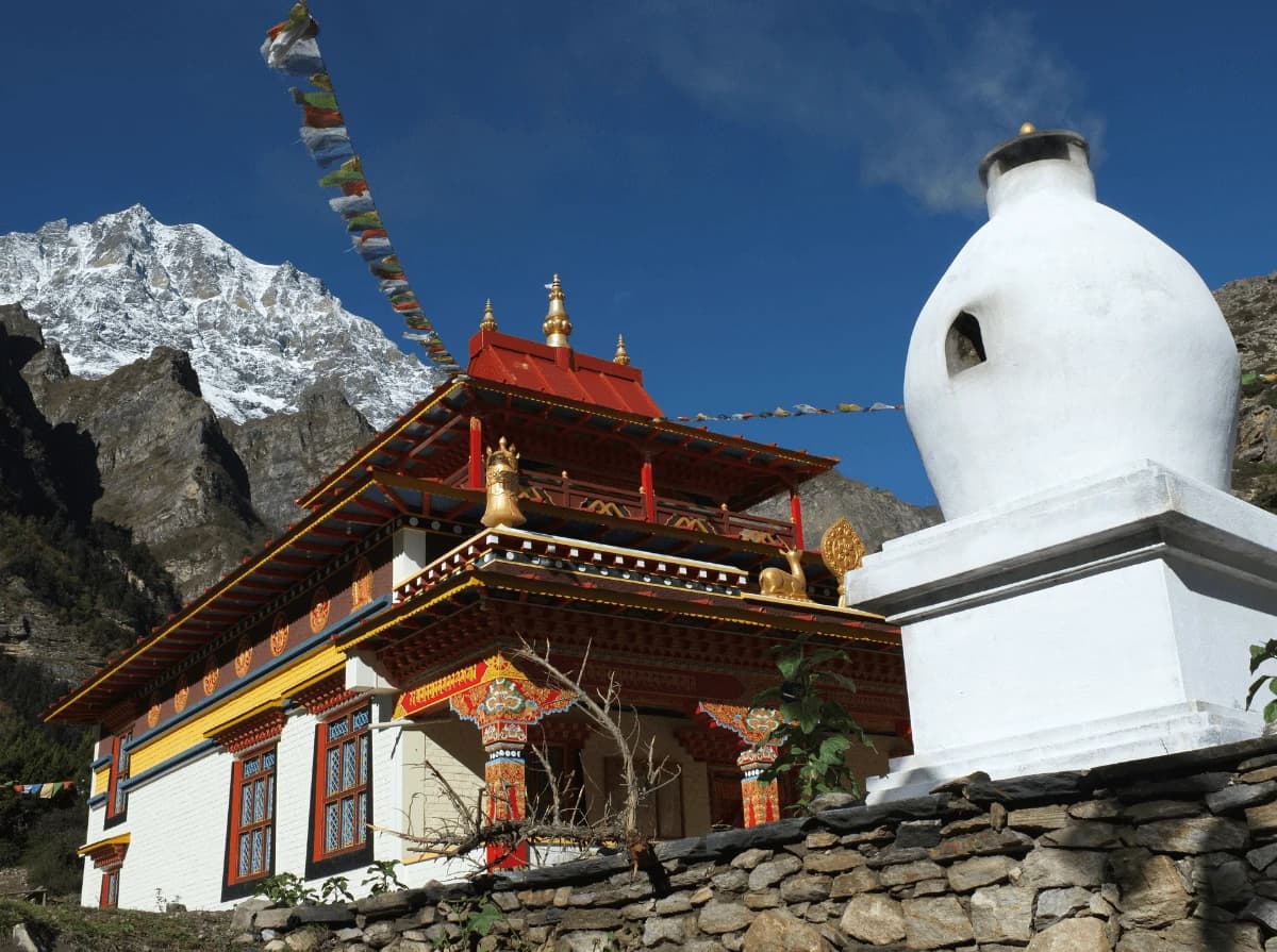 Pisang Peak Climbing - 15 Days