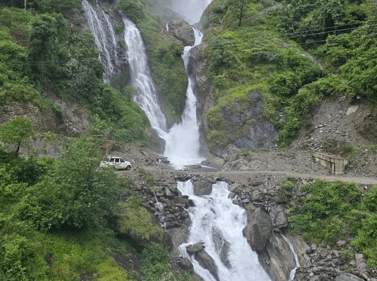 Nauli waterfall view