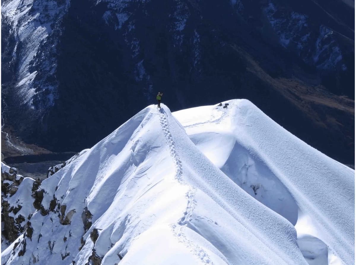 Short Lobuche Peak Climbing