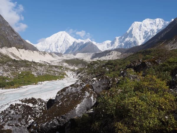 On the way to larkela pass