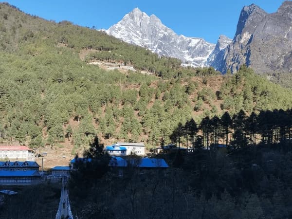 Phakding view