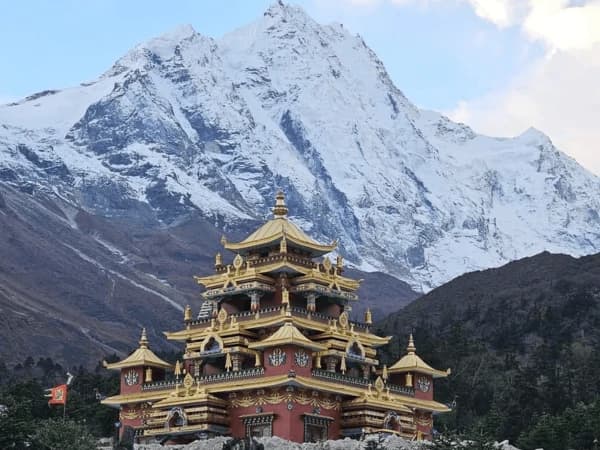 Syala Gompa With Manaslu View 14 Days Manaslu Circuit Trek