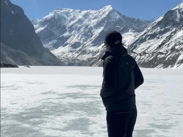 Trekkers In Tsho Rolpa Lake