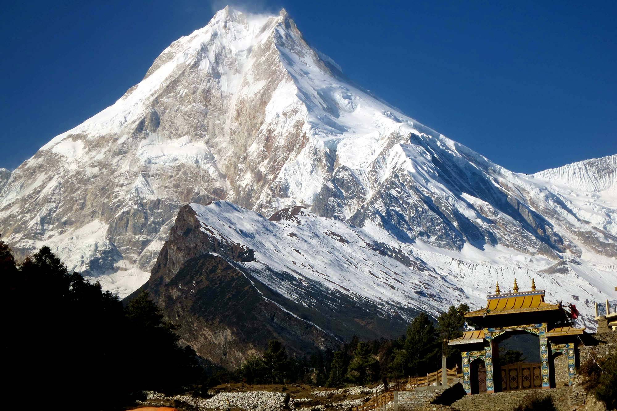 manaslu circuit trek