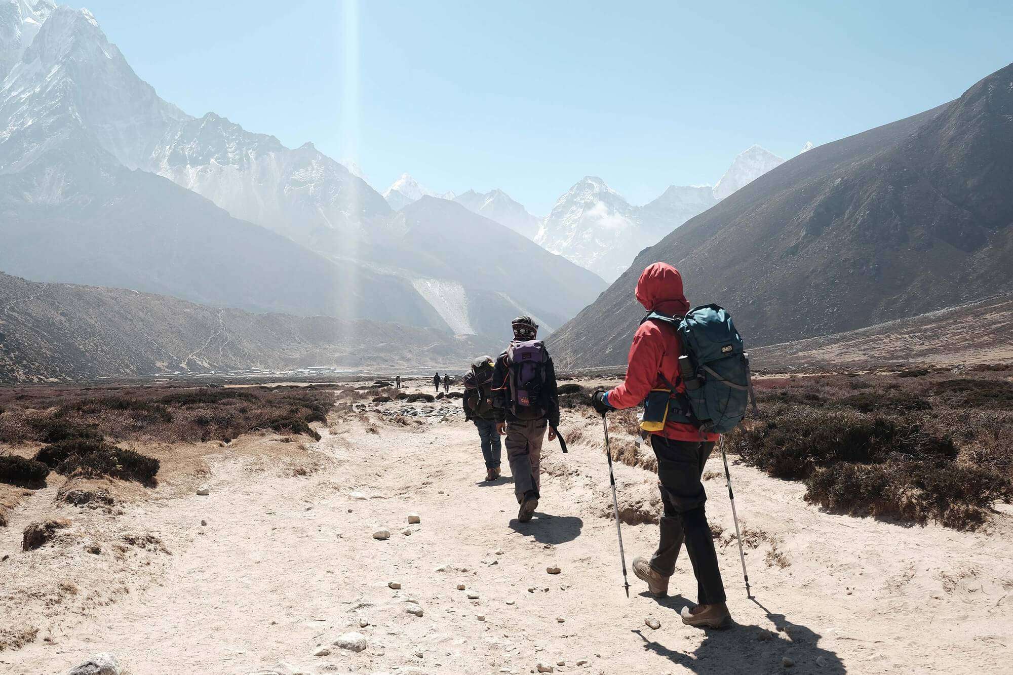 why trekking with guide in nepal