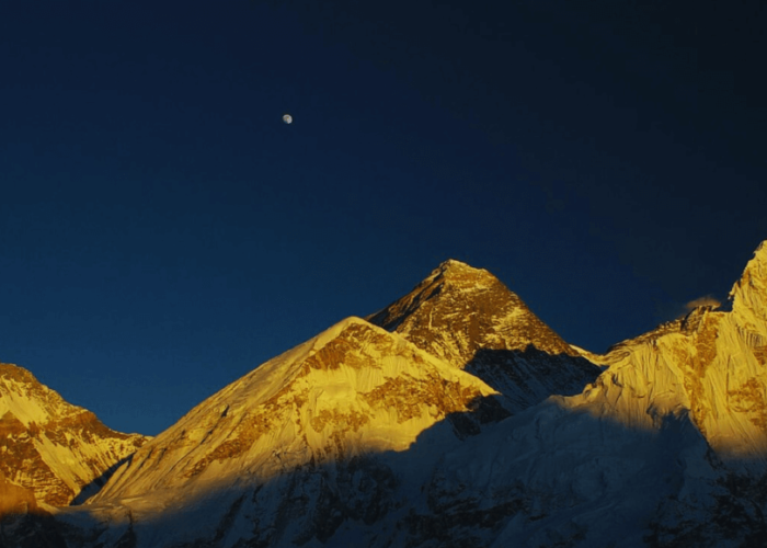 can-I-trek-to-everest-base-camp-on-my-own?