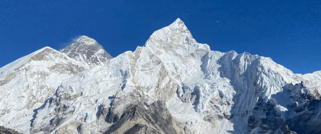 explore-nepal's-famous-peaks-with-overland-trek-guide