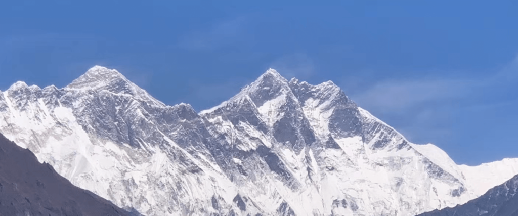 explore-nepal's-famous-peaks-with-overland-trek-guide