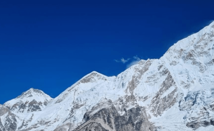 explore-nepal's-famous-peaks-with-overland-trek-guide