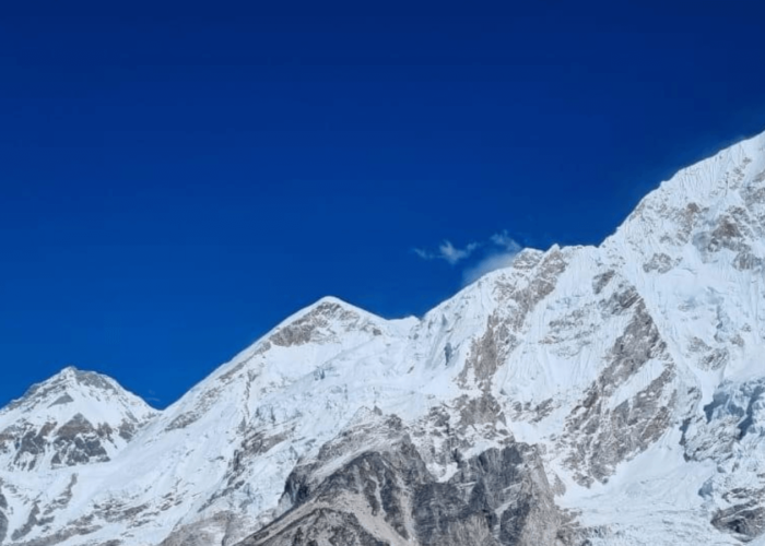 explore-nepal's-famous-peaks-with-overland-trek-guide