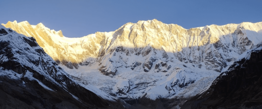 explore-nepal's-famous-peaks-with-overland-trek-guide