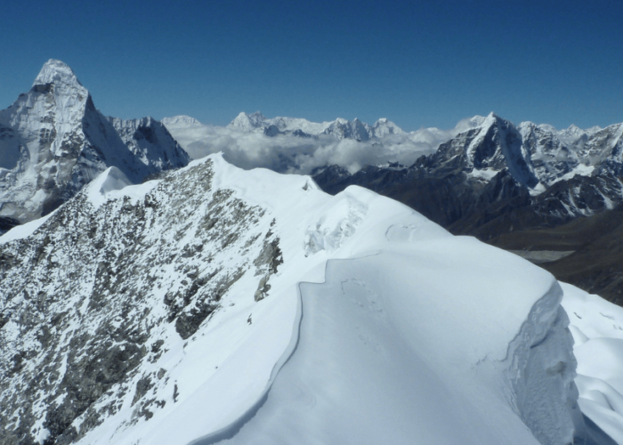 mera-peak-island-peak-climbing-via-amphu-labtsa-pass