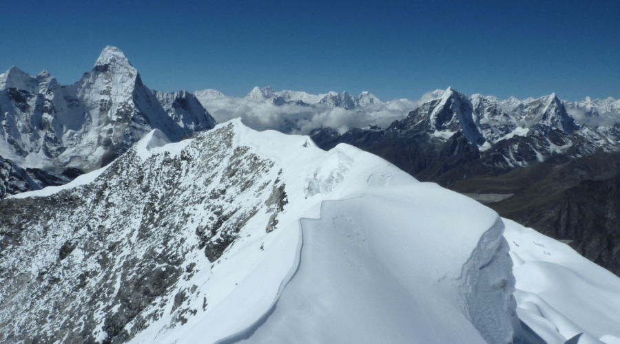 mera-peak-island-peak-climbing-via-amphu-labtsa-pass